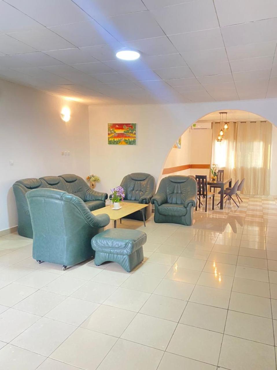 Residence Callens Kribi Esterno foto